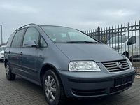 Gebraucht VW Sharan Trendline 140 PS (102 kW) 2009 Grau Van / Kleinbus