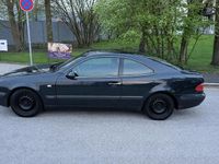 Gebraucht Mercedes CLK320 218 PS (160 kW) 1997 Blau Coupé