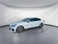 Neu BMW 550e Comfort Edition 489 PS (359 kW) 2026 Grau Limousine