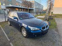 Gebraucht BMW 530 215 PS (158 kW) 2004 Blau Kombi