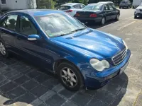 Gebraucht Mercedes C180 143 PS (105 kW) 2003 Blau Limousine