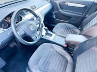 Gebraucht VW Passat Highline 140 PS (102 kW) 2011 Braun Limousine