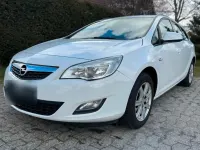 Gebraucht Opel Astra 125 PS (91 kW) 2011 Weiß Kombi