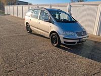 Second-hand VW Sharan 116 CP (85 kW) 2002 Gri Monovolum