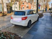 Gebraucht Mercedes B180 122 PS (89 kW) 2012 Weiß Van / Kleinbus