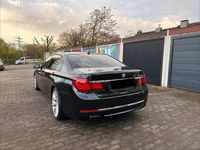 Gebraucht BMW 750L 381 PS (280 kW) 2015 Schwarz Limousine