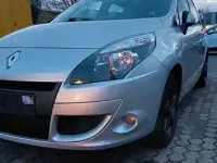 Gebraucht Renault Scénic 106 PS (77 kW) 2010 Silber Van / Kleinbus