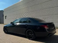 Gebraucht Mercedes E220 194 PS (142 kW) 2019 Schwarz Limousine