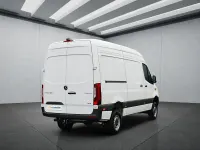 Gebraucht Mercedes Sprinter 190 PS (139 kW) 2025 Weiß Van