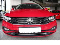 Gebraucht VW Passat 122 PS (89 kW) 2023 Rot Kombi