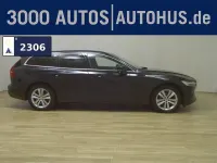 Gebraucht Volvo V60 Momentum 197 PS (144 kW) 2022 Schwarz Kombi