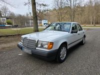 Gebraucht Mercedes E200 118 PS (86 kW) 1989 Weiß Limousine