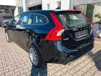 Gebraucht Volvo V60 Kinetic 120 PS (88 kW) 2016 Schwarz Kombi