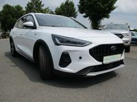 Gebraucht Ford Focus Active 125 PS (91 kW) 2023 Frozen white Kombi