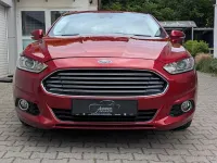 Gebraucht Ford Mondeo Titanium 160 PS (117 kW) 2015 Rot Limousine