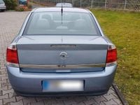 Second-hand Opel Vectra 155 CP (114 kW) 2004 Argintiu Berlinǎ