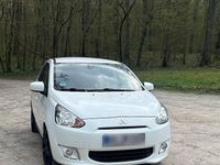 Gebraucht Mitsubishi Space Star 80 PS (58 kW) 2015 Weiß Limousine