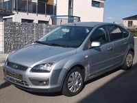 Gebraucht Ford Focus Ghia 116 PS (85 kW) 2005 Silber Limousine