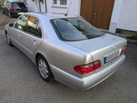 Gebraucht Mercedes E220 Elegance 143 PS (105 kW) 2000 Silber Limousine