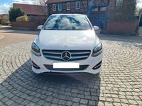 Gebraucht Mercedes B180 122 PS (89 kW) 2017 Weiß Van / Kleinbus