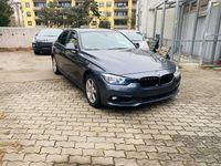 Gebraucht BMW 318 Advantage 150 PS (110 kW) 2017 Grau Limousine
