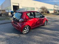 Gebraucht Toyota Aygo 68 PS (50 kW) 2011 Rot Kleinwagen