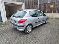 Gebraucht Peugeot 206 Style 60 PS (44 kW) 2001 Silber Limousine