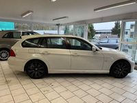 Gebraucht BMW 320 177 PS (130 kW) 2010 Weiß Kombi