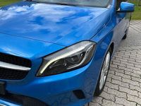 Gebraucht Mercedes A180 Urban 122 PS (89 kW) 2016 Blau Limousine