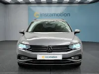 Gebraucht VW Passat 150 PS (110 kW) 2023 Silber Kombi
