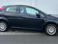 Gebraucht Fiat Grande Punto Basis 69 PS (50 kW) 2013 Blau Kleinwagen