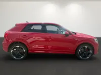Neu Audi Q2 Competition 150 PS (110 kW) 2025 (progressivrot metallic) SUV