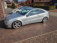 Gebraucht Mercedes C220 150 PS (110 kW) 2005 Silber Coupé
