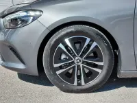 Gebraucht Mercedes B180 Progressive 136 PS (100 kW) 2025 Grau Van / Kleinbus