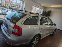 Gebraucht Skoda Octavia Ambition 122 PS (89 kW) 2012 Silber Kombi
