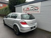 Gebraucht Opel Astra 105 PS (77 kW) 2005 Silber Limousine