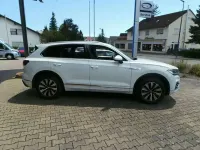 Gebraucht VW Touareg Elegance 286 PS (210 kW) 2020 Pure white SUV