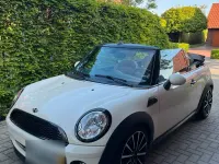 Usata Mini Cooper Cabriolet 120 CV (88 kW) 2009 Beige Cabrio