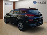 Gebraucht Hyundai i30 101 PS (74 kW) 2019 Rot Limousine