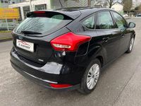 Gebraucht Ford Focus Trend 125 PS (91 kW) 2015 Schwarz Limousine