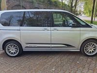 Second-hand VW Multivan 150 CP (110 kW) 2023 Argintiu Monovolum