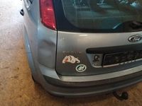 Gebraucht Ford Focus Trend 116 PS (85 kW) 2005 Grau Limousine