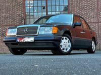 Gebraucht Mercedes E300 179 PS (131 kW) 1992 Schwarz Limousine