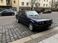 Gebraucht BMW 325 170 PS (125 kW) 1989 Blau Limousine
