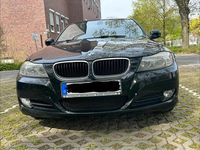 Gebraucht BMW 318 143 PS (105 kW) 2010 Schwarz Kombi