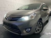 Gebraucht Toyota Verso Executive 150 PS (110 kW) 2014 Andere farbe metallic Van / Kleinbus