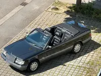Gebraucht Mercedes E200 Sportline 136 PS (100 kW) 1996 Schwarz Cabrio