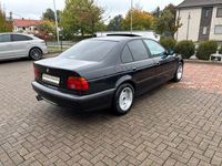 Gebraucht BMW 523 Sport Line 170 PS (125 kW) 1998 Schwarz Limousine