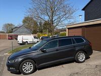 Gebraucht VW Passat Comfortline 120 PS (88 kW) 2018 Grau Kombi