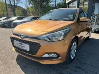 Usata Hyundai i20 Trend 84 CV (61 kW) 2016 Marrone Berlina